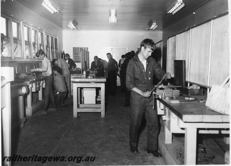 P20434
Midland Junction Workshops - apprentices training class.
