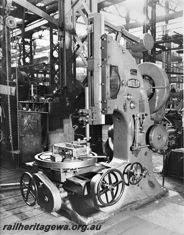 P20442
Butler slotting machine, connecting or coupling rod buckle being machined, machine shop, Midland workshops, ER line, interior view
