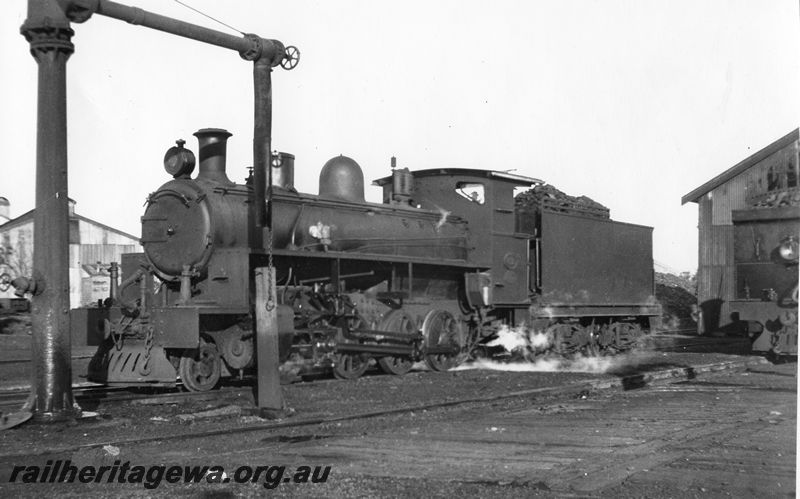 P20471
Q class loco, water crane, sheds, loco depot, front and side view
