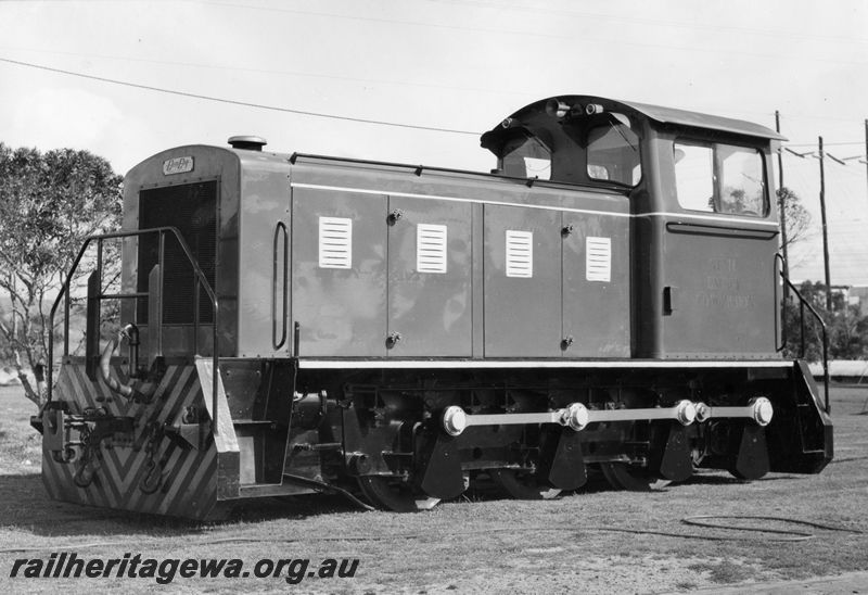 P20474
State Electricity Commission Comeng diesel mechanical loco, used at Bunbury power station, end and side view
