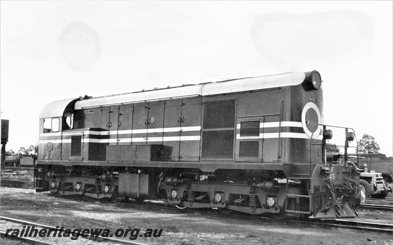 P20480
MRWA F class 45, side and end view from trackside
