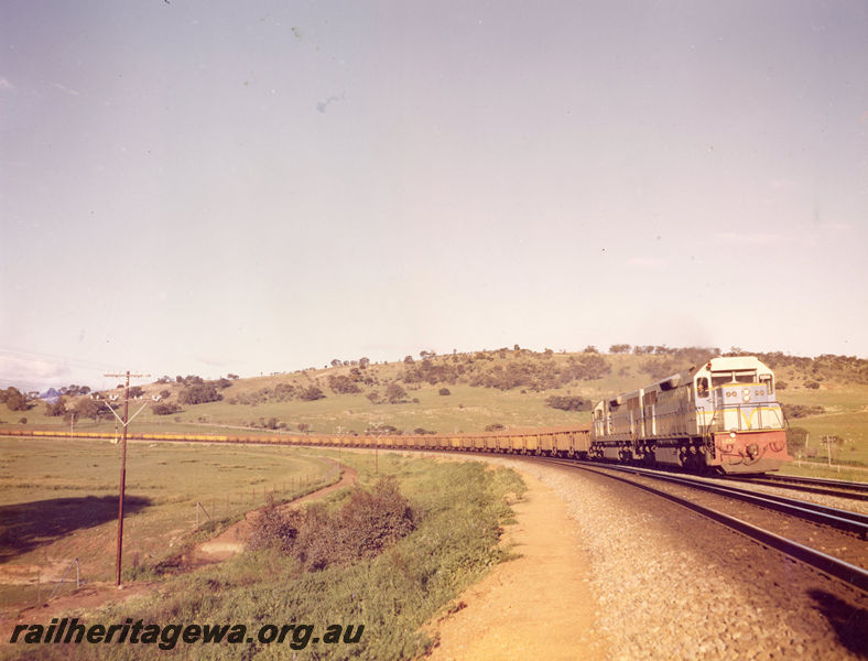 P20505
L class 257, with another L class loco, double heading iron ore train from Koolyanobbing to Kwinana, side and front view from track level

