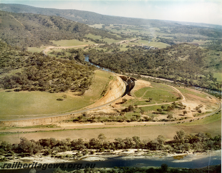 P20525
Windmill Cutting, river, industrial buildings, countryside, Avon Valley line, aerial view
