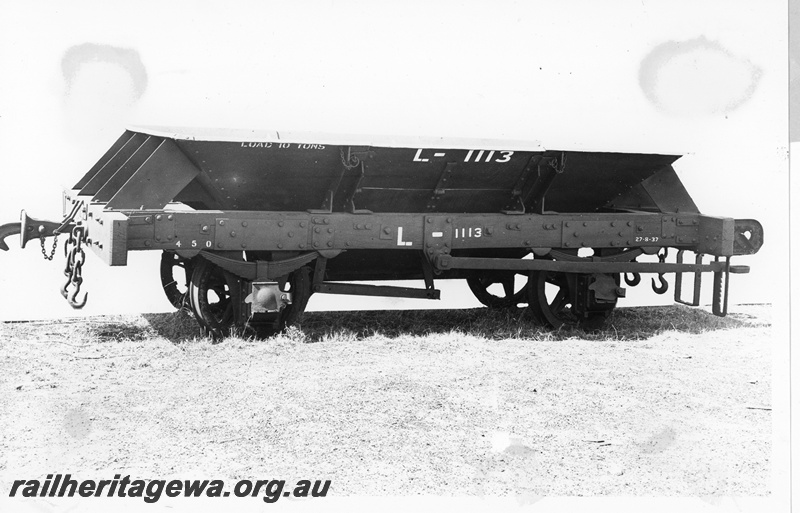 P20552
L class 1113 ballast hopper, end and side view
