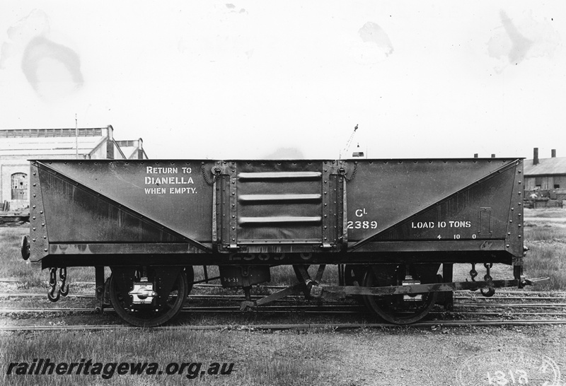 P20554
GL class 2389 lime sand wagon, originally an H class wagon and then J class 2389 water tanker before conversion to GL, side view
