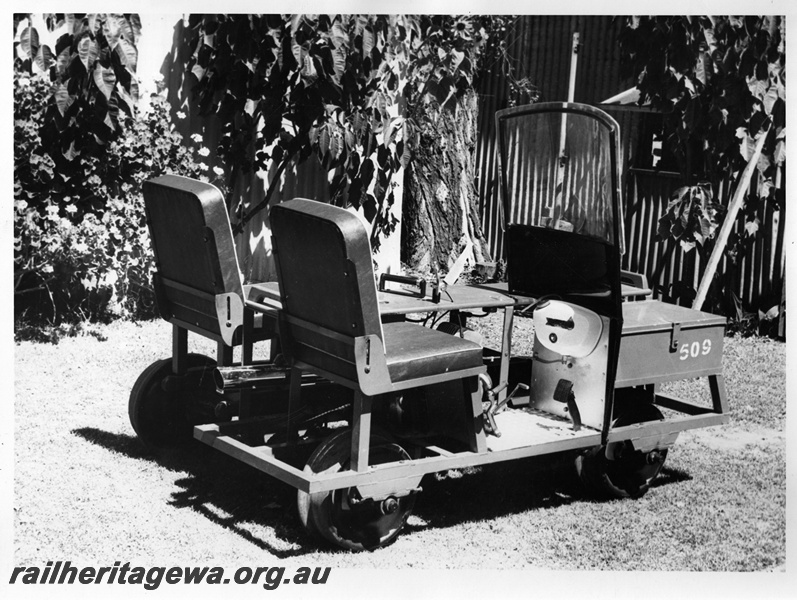 P20582
Two-seater gangers trolley No. 509, powered by Suzuki engine, 2 of 4
