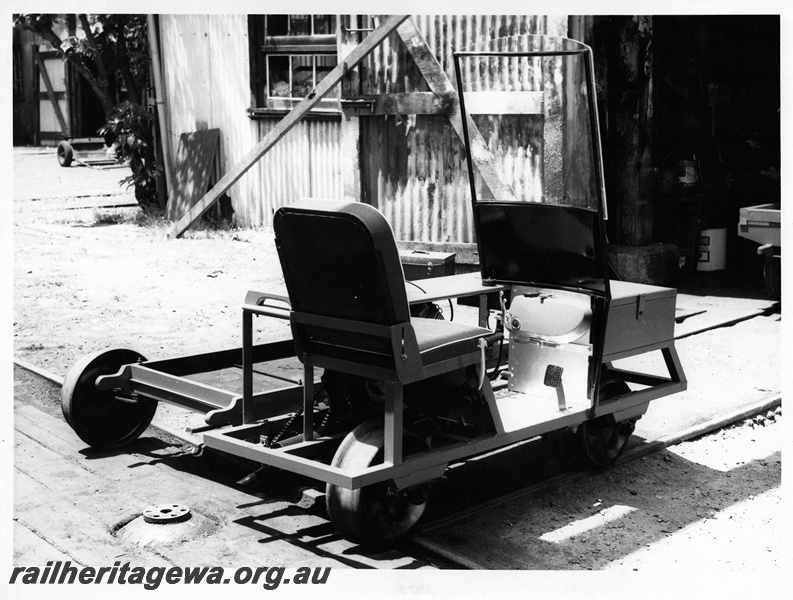 P20585
Single-seater gangers trolley, 1 of 2
