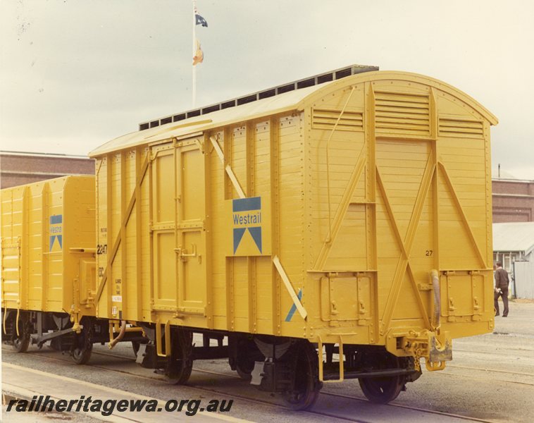 P20700
DC class covered wagon, another wagon, Midland Workshops, ER line, side and end view
