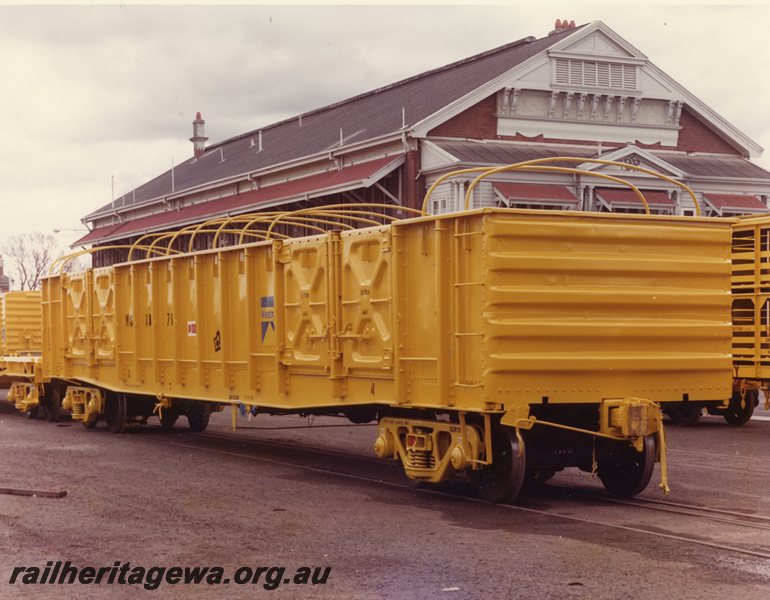 P20704
WGX class gondola wagon, Midland Workshops, ER line, side and end view
