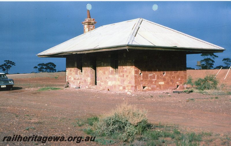P20775
Bardoc - remains of station building. KL line.

