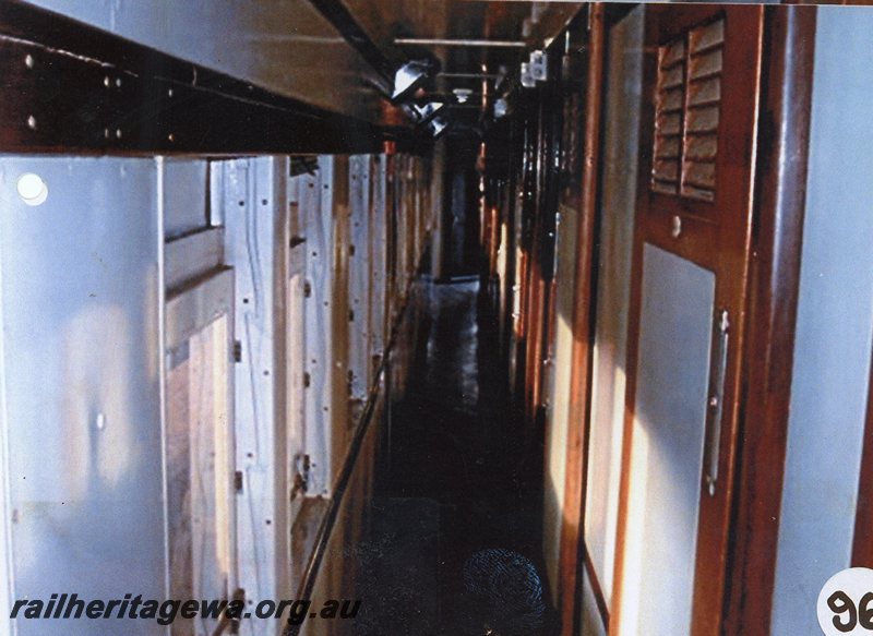 P20787
AQZ class first class 2 berth sleeping carriage. Photo shows inside the carriage.
