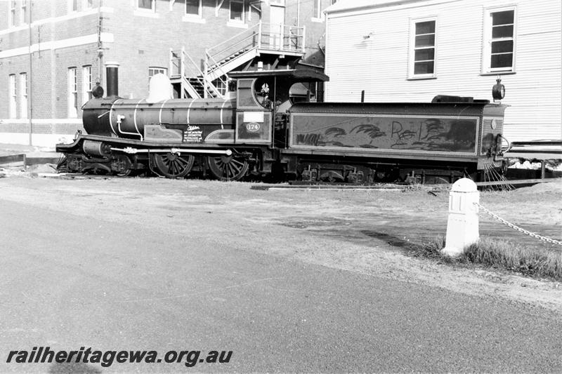 P21100
R class 174, outside Railway Institute buildings, Midland, ER line, side and rear view
