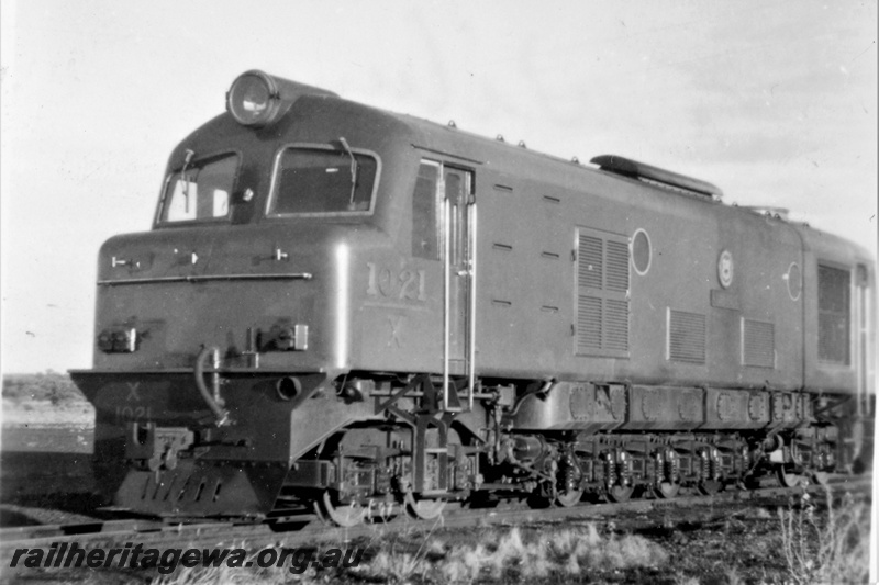 P21226
X class 1021, Wiluna, GN line, front and side view

