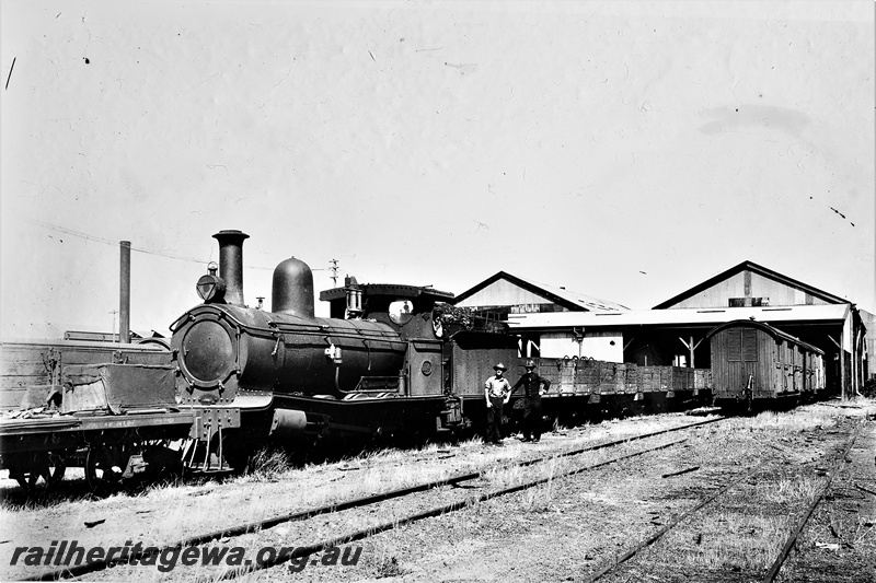 P21254
 G class 114, shunting wagons, vans, sheds, driver, workers, Midland, ER line, front and side view, c1936
