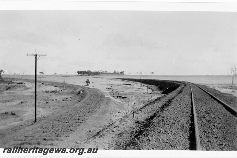 P21365
Old and new formations, tracks, telegraph pole, Hulongine deviation, EM line, c1928
