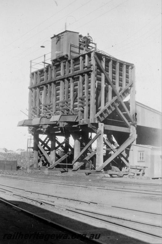 P21411
Coal filling plant, points, tracks, Northam, EGR line, view from track level
