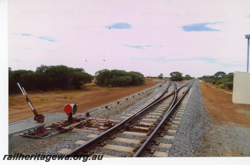 P21443
New turnout to load out loop, points, point lever, trackside rodding, shed, Tilley, EM line, view from track level
