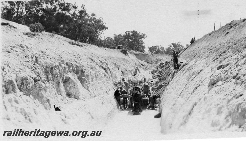 P21554
15 of 20 Construction Scenes of Third Beechina Deviation between Wooroloo and Chidlow ER line c1920s, cutting excavation, horse drawn carts, workers, Deep Cutting

