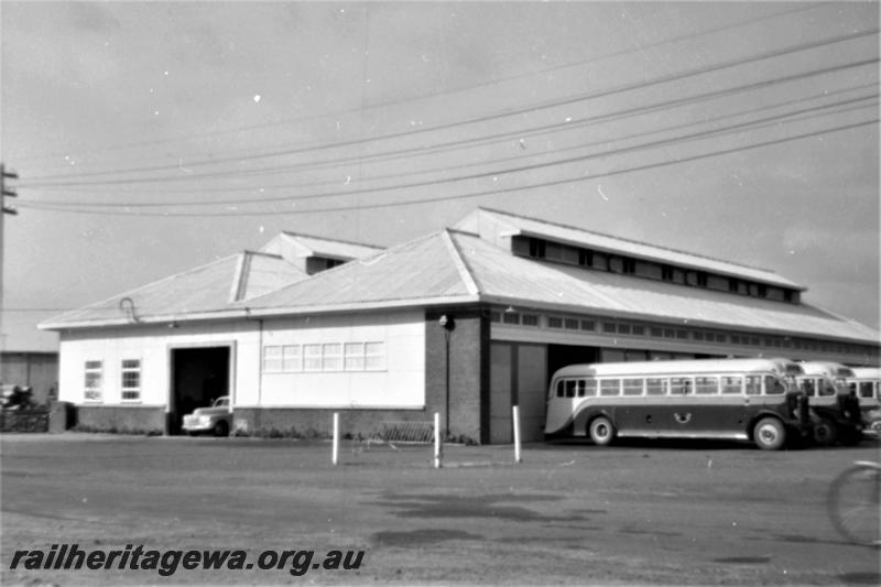 P21585
Road Service Depot, building, buses, Bunbury, SWR line, view from street
