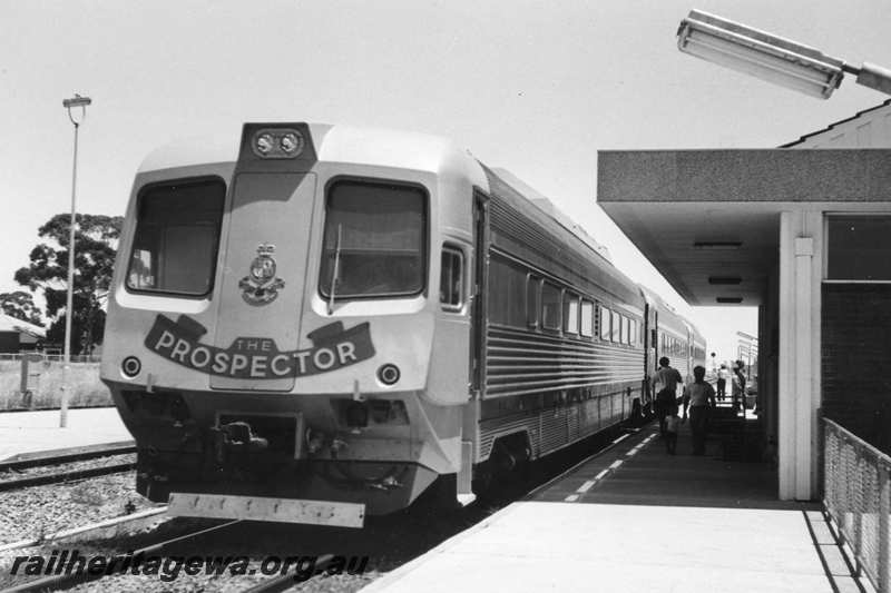 P21664
WCA class railcar, heading 3 car set, on the 