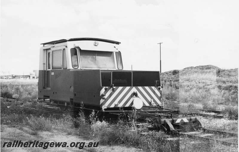 P21672
Matisa car, on siding, West Merredin, EGR line, side and front view
