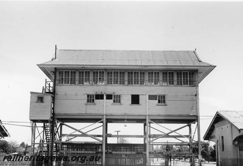 P21689
Signal box, station buildings, Merredin, EGR line, view from trackside
