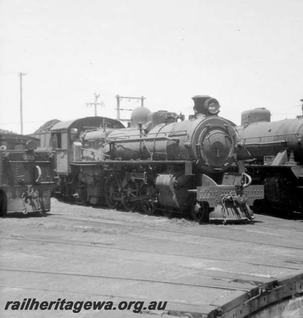 P21799
Bunbury Roundhouse G class 123, PMR class 727, W class 958. SWR line.
