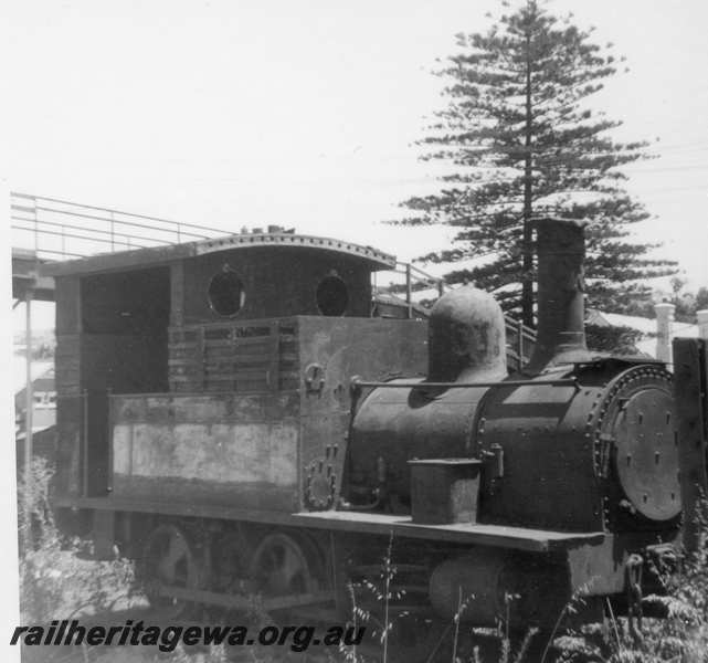 P21800
H class 18 stored Bunbury Roundhouse. SWR line.
