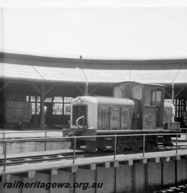 P21803
Z class 1153 turntable Bunbury Roundhouse. SWR line.
