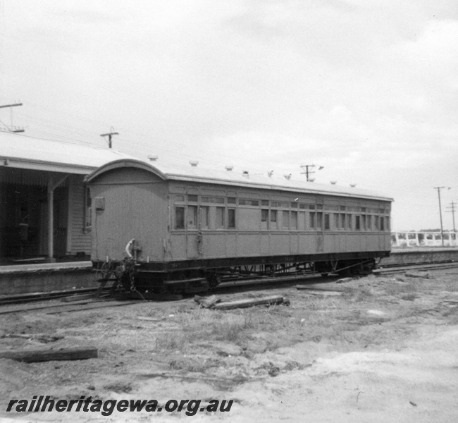 P21819
Meckering - workers van in use for workers removing the former narrow gauge railway. EGR line. 
