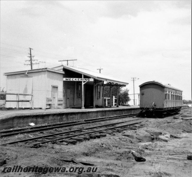 P21820
Meckering Station  and  workers van in use for workers removing the former narrow gauge railway. EGR line. 
