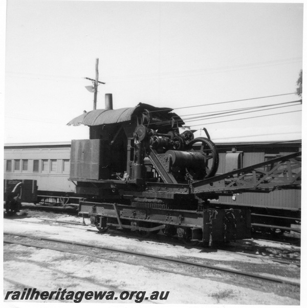 P21827
Steam breakdown crane, No 28, van on breakdown train, carriage, Midland, ER line, side and end view
