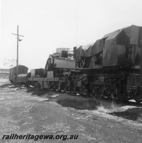 P21829
Cowans Sheldon breakdown crane No 31, van, wagon, Midland, ER line, side and end view
