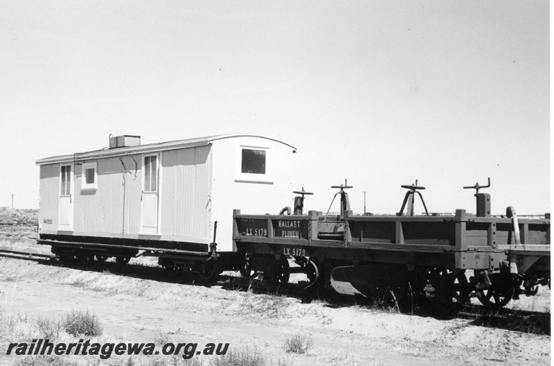 P21879
VW class work van 1350, LX class ballast plough 5179, side and end view
