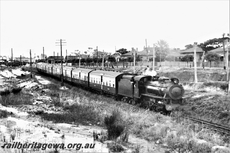 P21932
U class 652 in black livery,  hauling a Down 