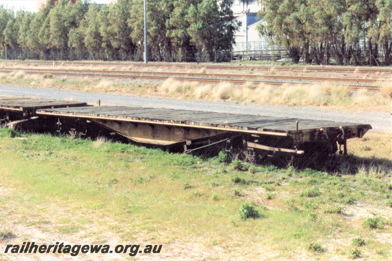 P21960
QCF class 40752, ex MRWA NC class 344, yellow livery, Robb Jetty, slightly elevated view of the deck, side and end view
