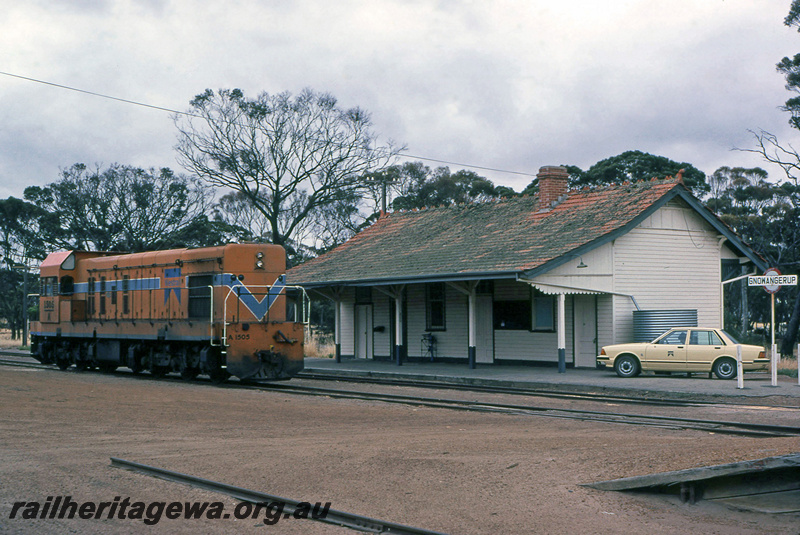 P21966
A class 1505, station building, water tank, loading ramp, Gnowangerup, TO line, side and end view
