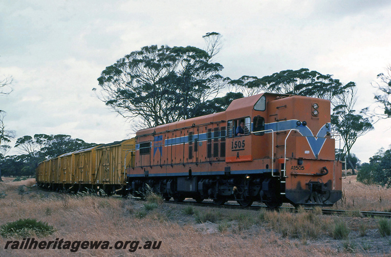 P21968
A class 1505, on goods train, Gnowangerup, TO line, side and front view from trackside
