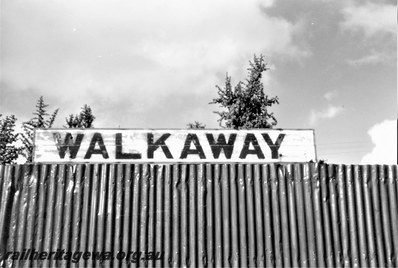 P21992
Nameboard, Walkaway, W line
