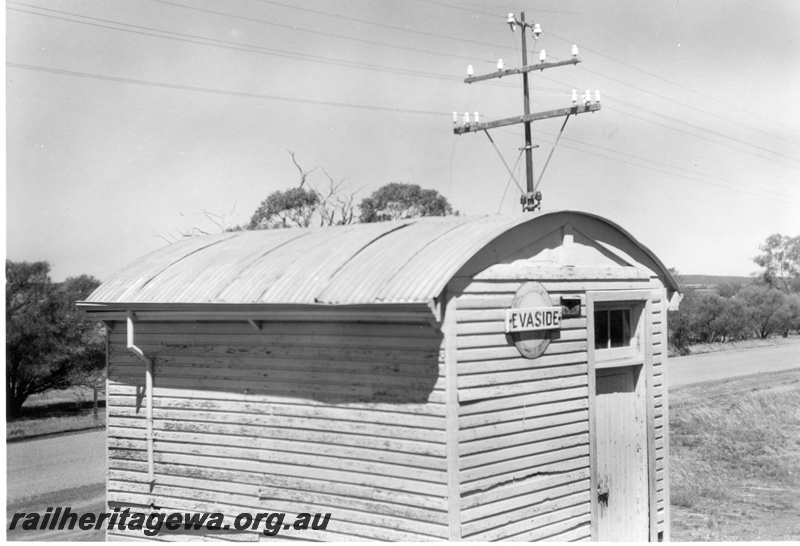 P22011
Station building, Evaside, EM line, side and end view
