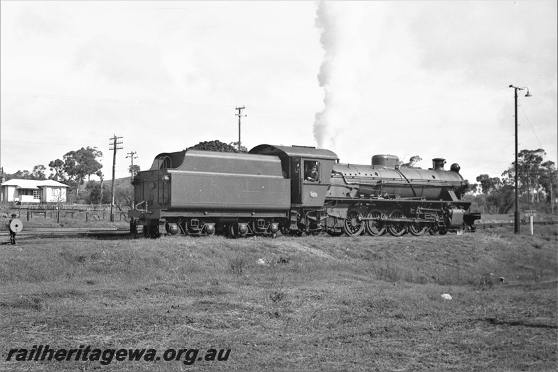 P22041
W class 926, disc signal, trackside house, rear and side view
