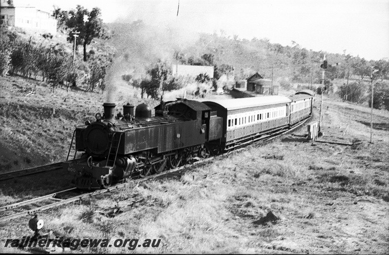 P22090
DD class 600 hauling last down Chidlow passenger train departing Swan View. ER line.
