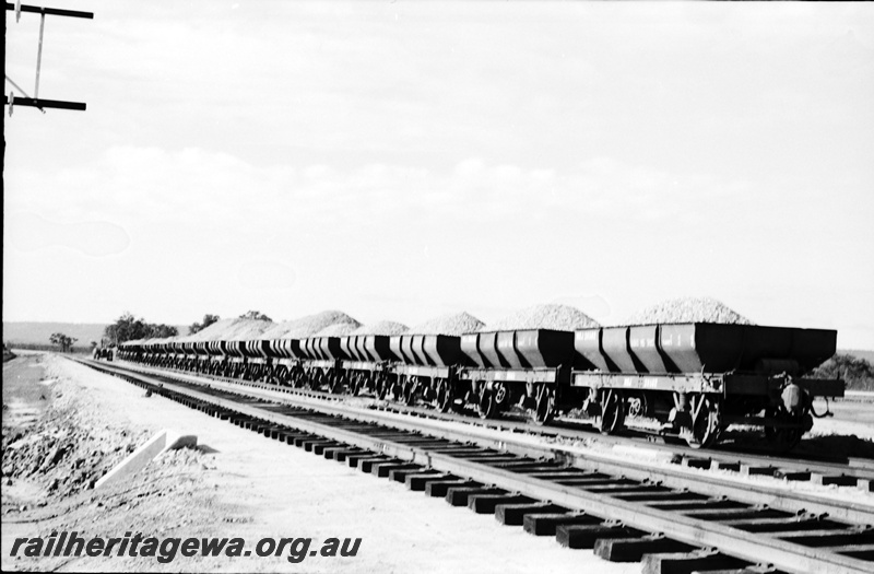 P22094
LA ballast hoppers Kenwick. SWR line.
