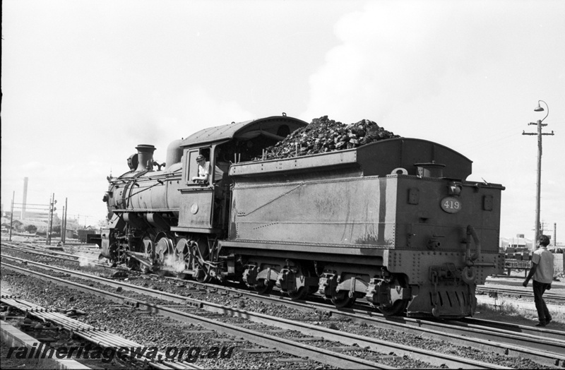 P22126
Fs class 419 shunting East Perth. ER line.
