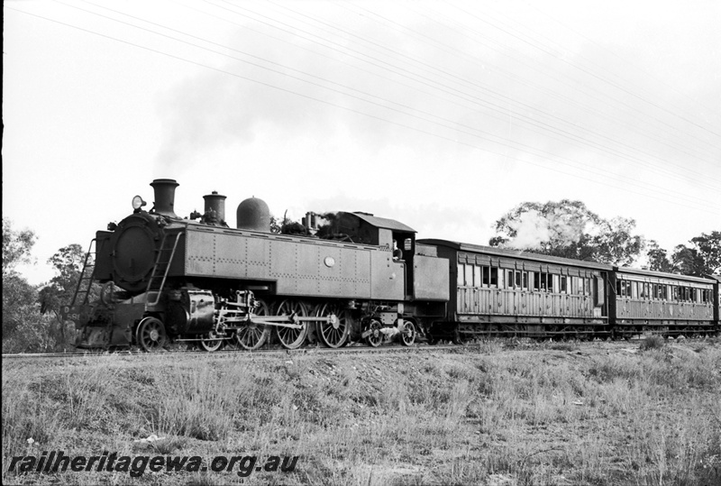 P22130
DM class  588 Chidlow passenger train near Blackboy Hill. ER line.
