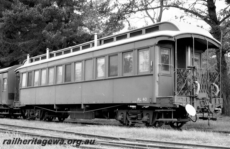 P22136
AL class 40 Inspection carriage on rear of 31 goods at Kirup. PP line, side and end view
