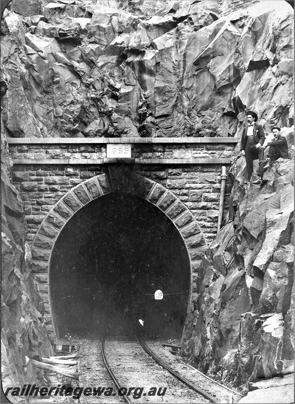 P22168
Tunnel portal, bystander, Swan View, ER line, c1900
