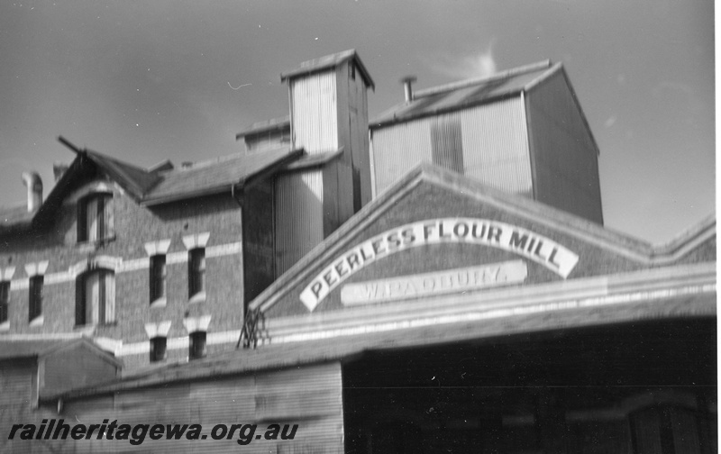 P22178
Peerless Flour Mill, 3 of 3, side of building facing the railway, ER line
