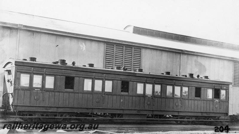 P22228
AA class first class long distance car, with 5 compartments each with its own adjacent lavatory, shed, end and side view
