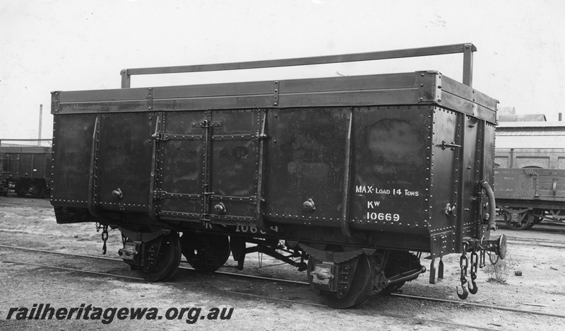 P22236
KW class 10669 bulk wheat wagon with hungry boards and ridge pole, Midland, ER line, side and end view
